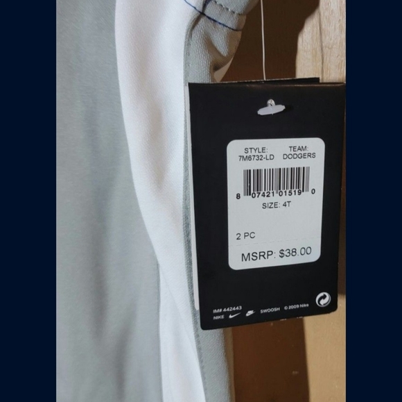 Sold OutLOS ANGELES DODGERS NIKE HIGH QUALITY SLEEVELESS SHIRT AND SHORT SET 2T - Picture 3 of 8